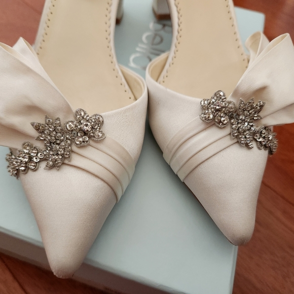 Bella Belle MARGO Ivory Crystal Flower Embellished Block Heels - Picture 4 of 6